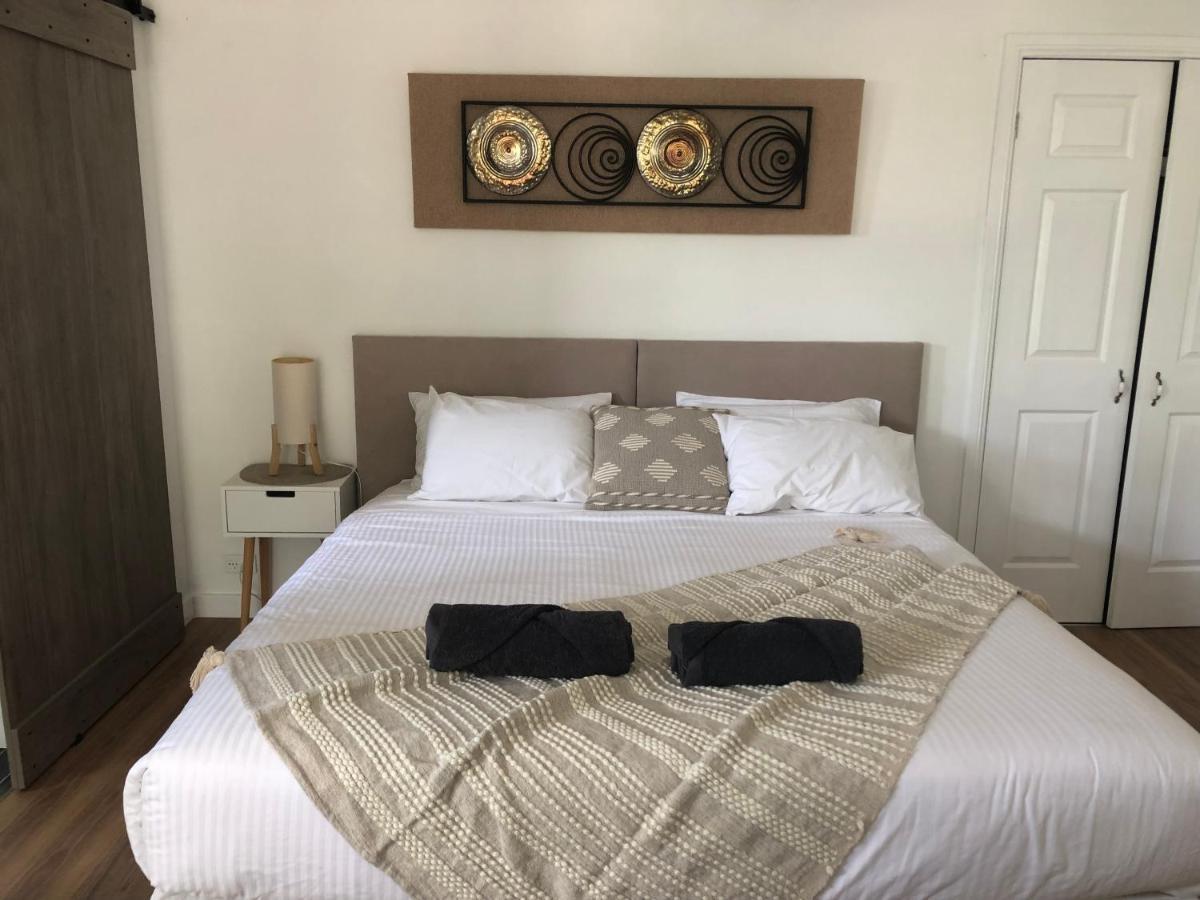 Lakeside Bungalow Marks Point エクステリア 写真